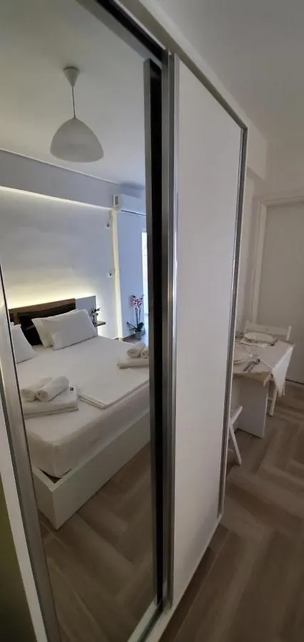 Hotel The Hill Apartment Sarande